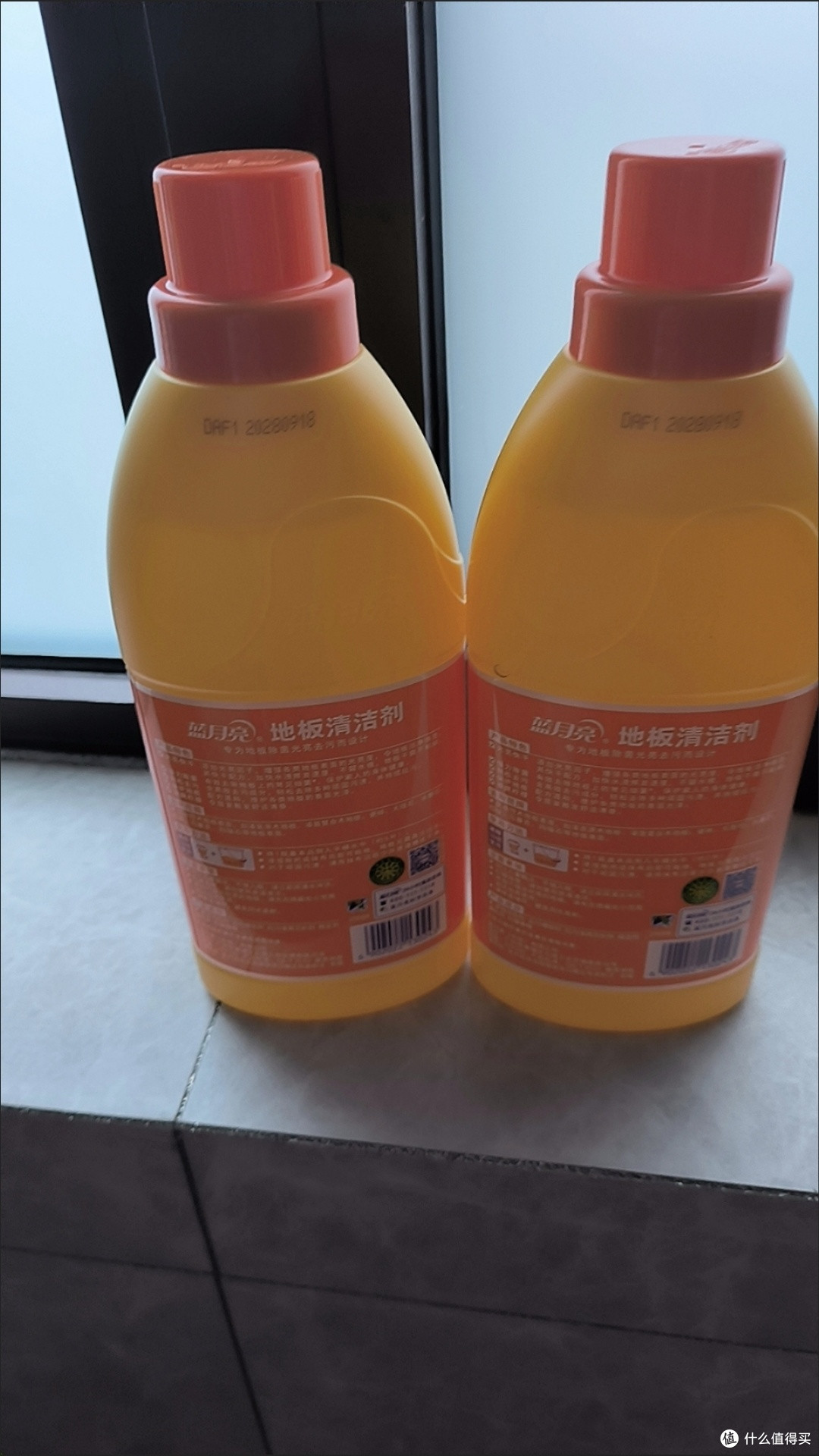蓝月亮地板清洁液购后晒：家居清洁的“温柔革命”