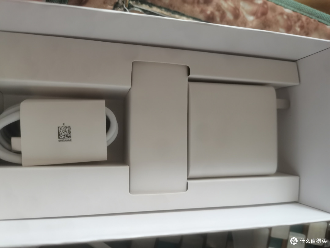 荣耀400 Pro:轻薄长续航旗舰可以的