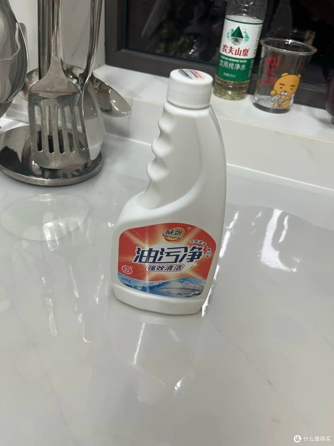 威飘油污净：温和配方清洁厨房