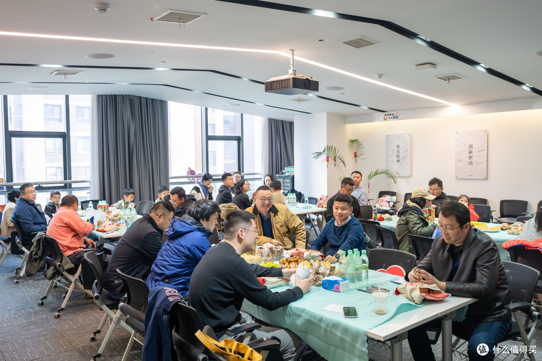阔别 7 年,值得买济南分剁线下再聚,故友新朋,久别重逢。