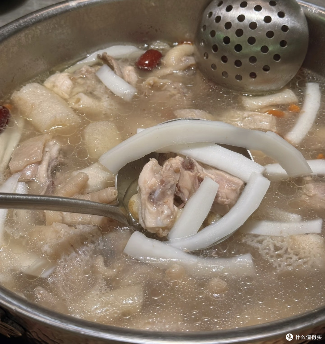 冬天的温柔治愈,是椰子鸡火锅给的!