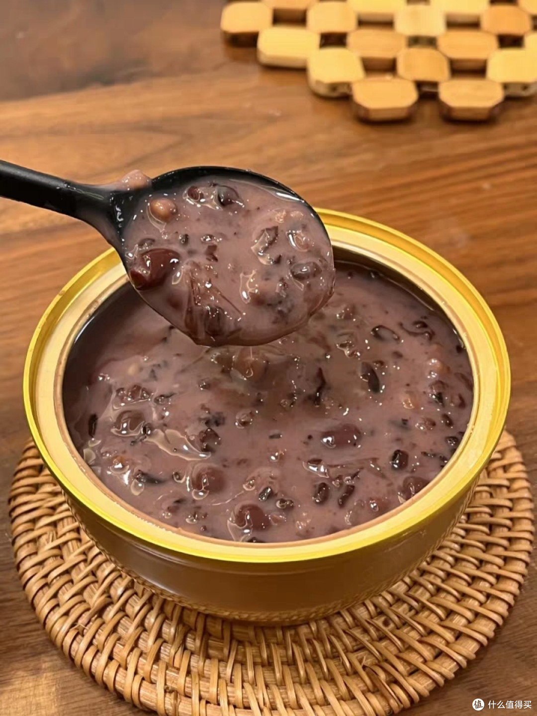 黑米牛奶燕窝粥与红豆银耳羹,高效生活的能量密码