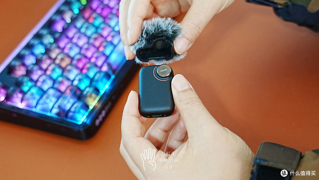 超清收录,萌新自媒体效率创作大杀器,南卡Qmic无线领夹式麦克风