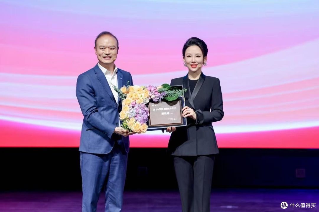 三十万精英车主的选择!腾势D9稳坐新能源豪华MPV冠军宝座