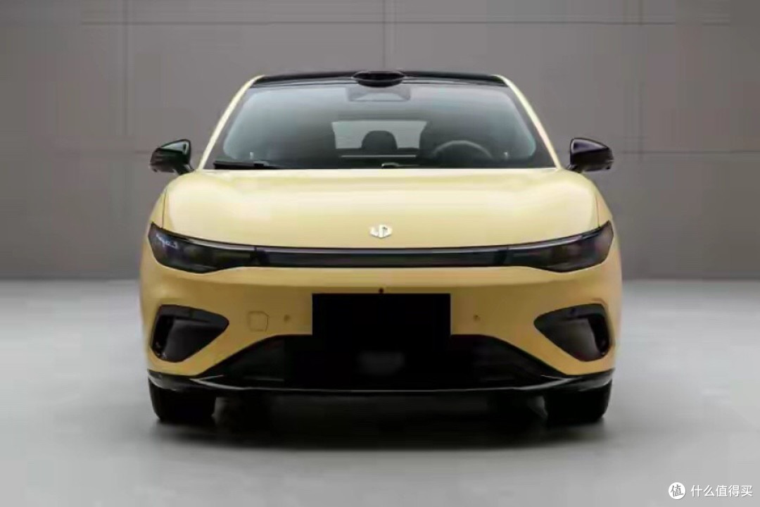 9.28万 VS 9.5万!差2200元!零跑Lafa5vs极狐考拉S,谁性价比高