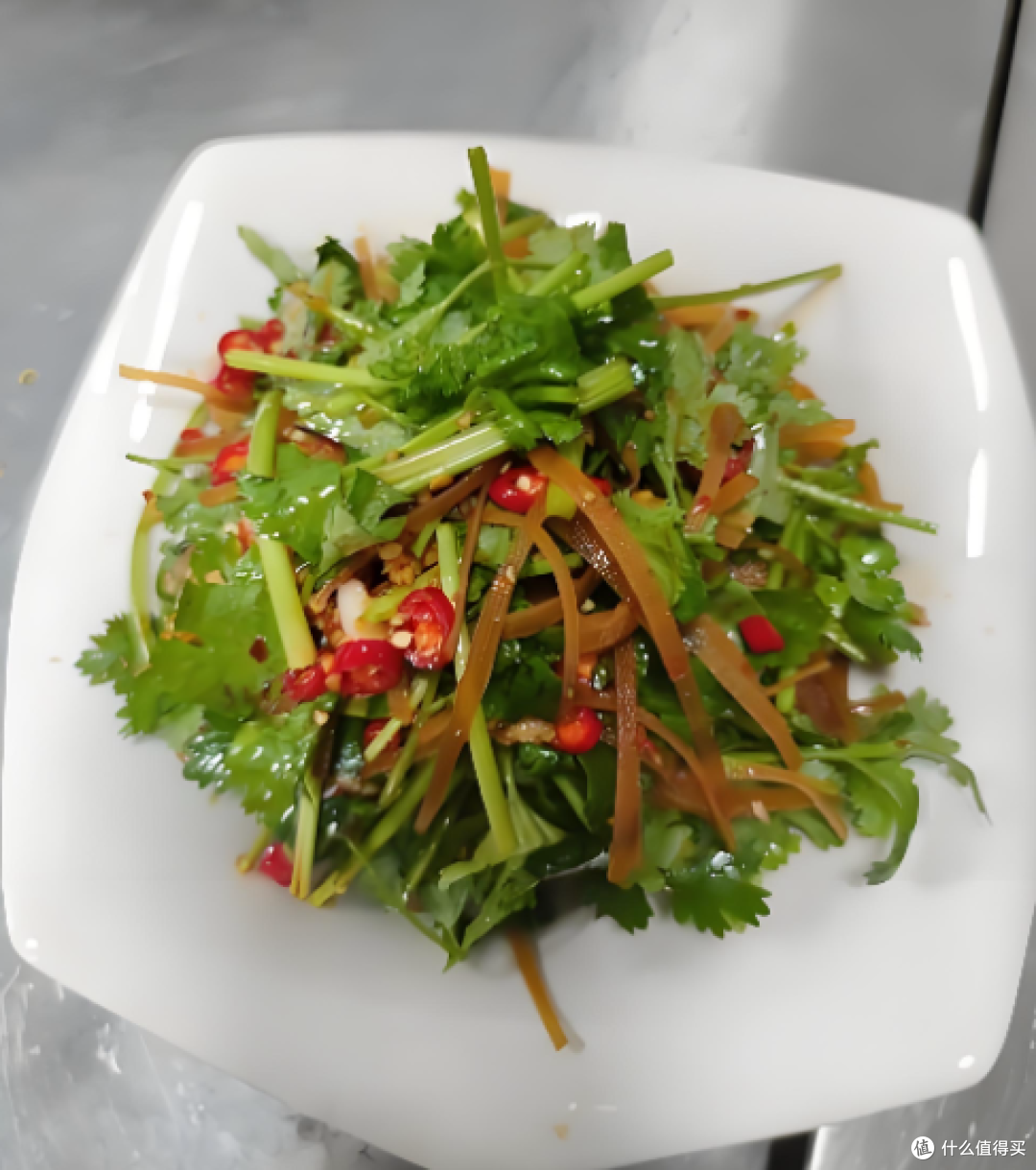 反香菜不是挑食！15%人自带“厌香基因”，老了爱香菜是身体变了