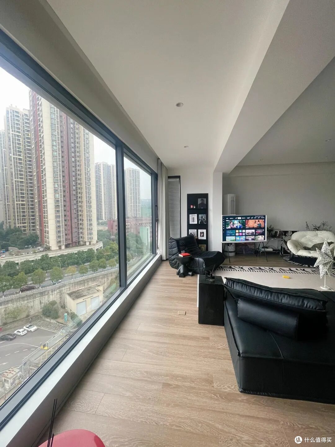 有一种痛苦叫“后悔买了横厅”,想象很美好,入住一言难尽