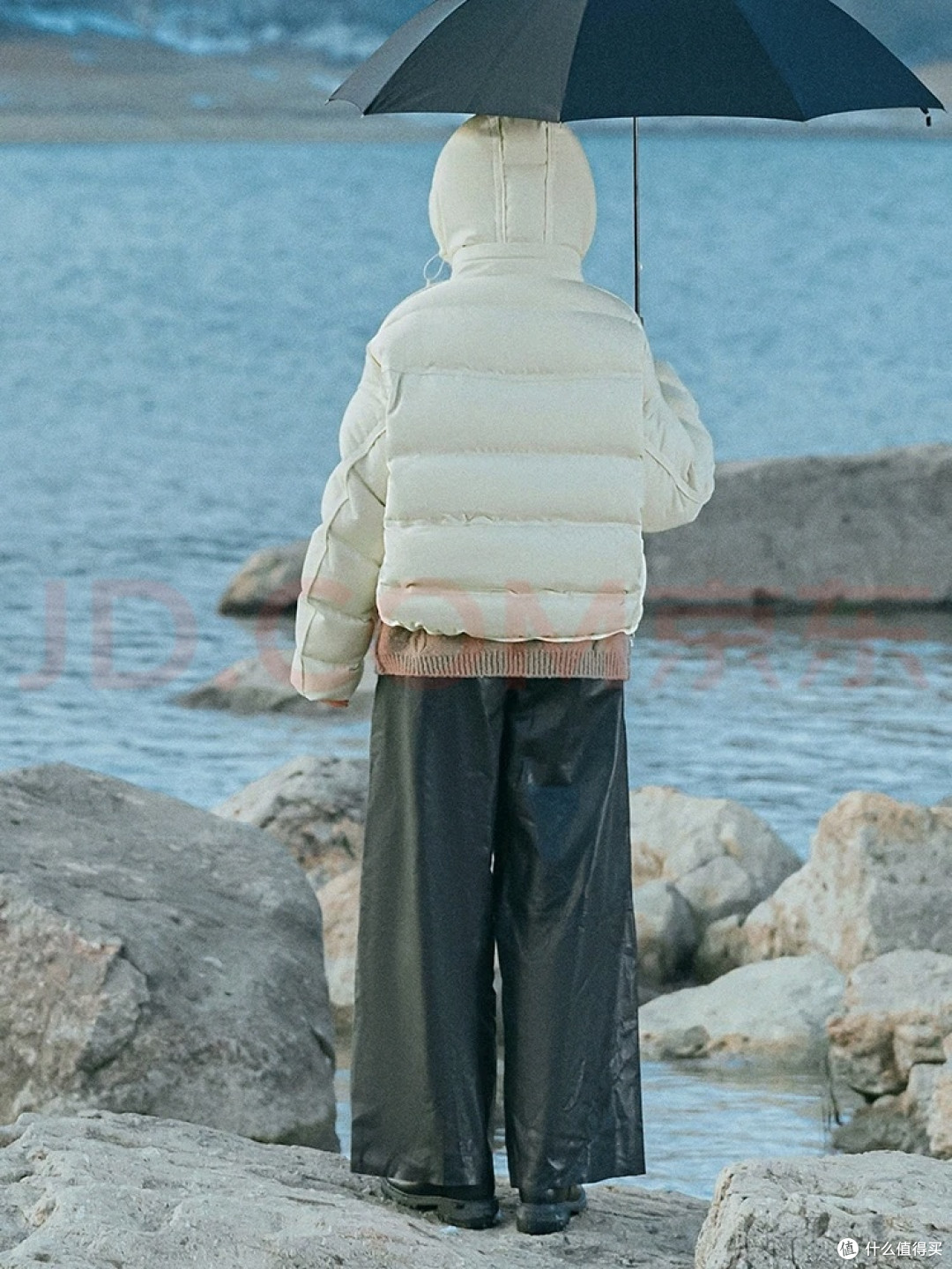 2025冬季新品：宽松羽绒服设计