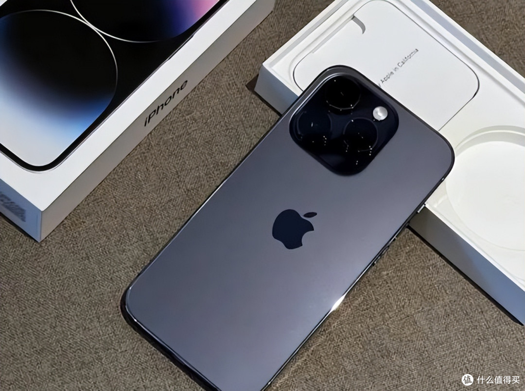 同价位“厮杀”！iPhone 16降至4544元，凭啥脱颖而出