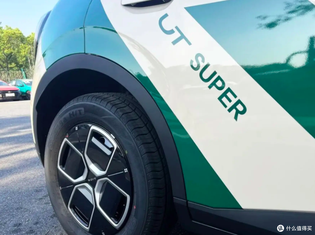 到底有没有天窗?首周完成千台交付,“国民好车”埃安UT super