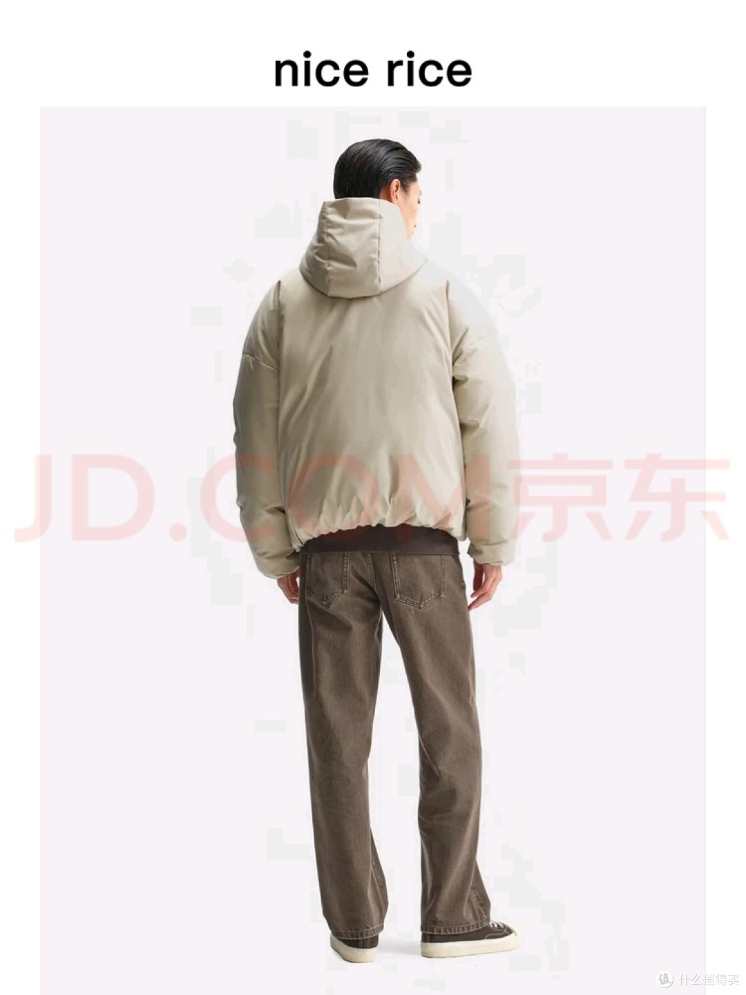 90%白鸭绒：轻盈保暖新选择