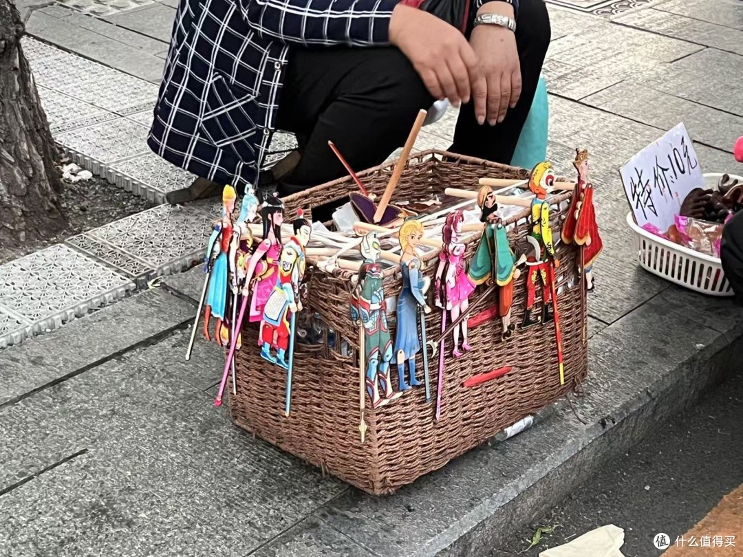 能不能对孩子说,“这个太贵了,不划算,我们去网上买”?