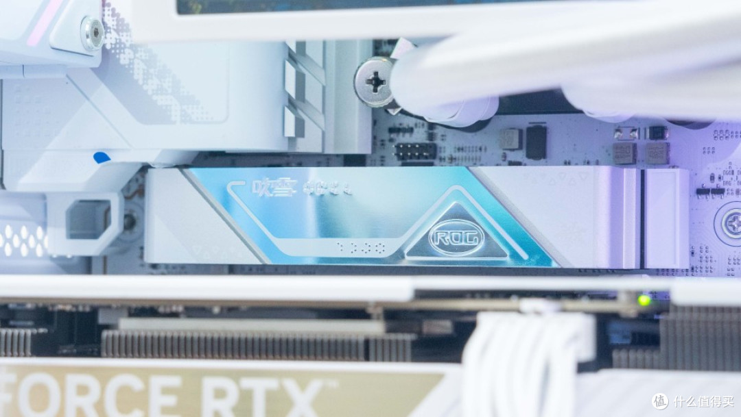 白色海景房:华硕X870 吹雪S+索泰 5070 SOLID+先马巨浪3装机分享