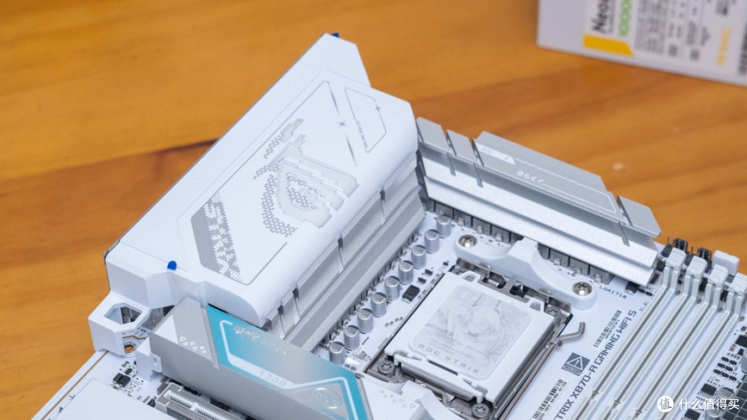 白色海景房:华硕X870 吹雪S+索泰 5070 SOLID+先马巨浪3装机分享