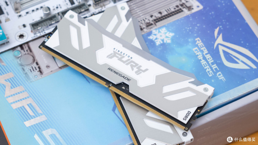 白色海景房:华硕X870 吹雪S+索泰 5070 SOLID+先马巨浪3装机分享