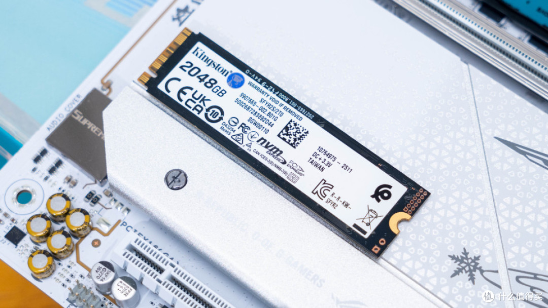 白色海景房:华硕X870 吹雪S+索泰 5070 SOLID+先马巨浪3装机分享