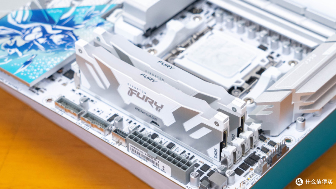 白色海景房:华硕X870 吹雪S+索泰 5070 SOLID+先马巨浪3装机分享