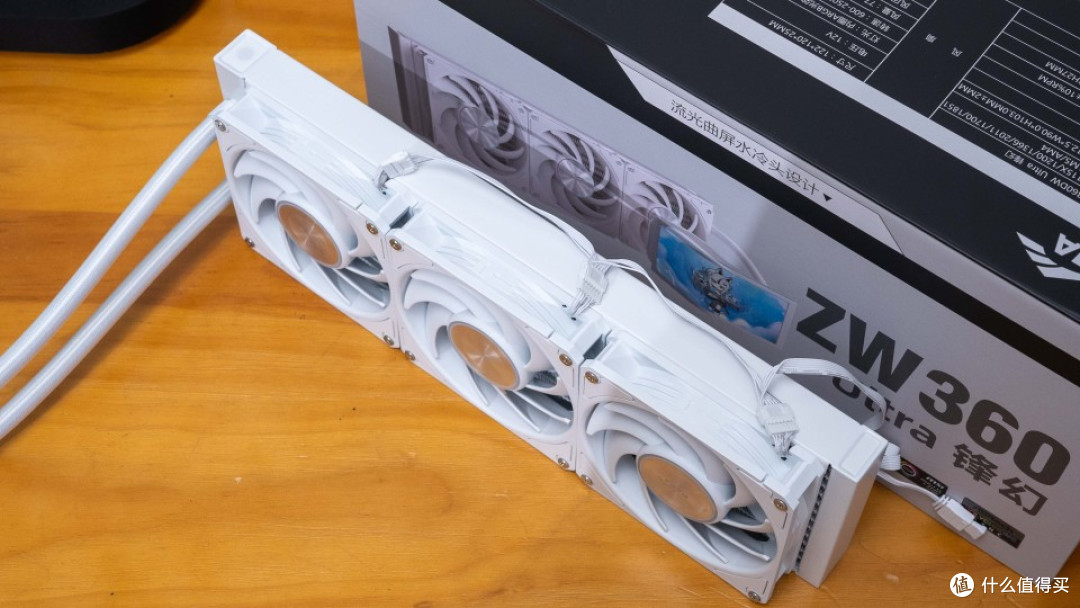 白色海景房:华硕X870 吹雪S+索泰 5070 SOLID+先马巨浪3装机分享