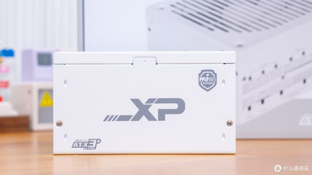 白色海景房:华硕X870 吹雪S+索泰 5070 SOLID+先马巨浪3装机分享