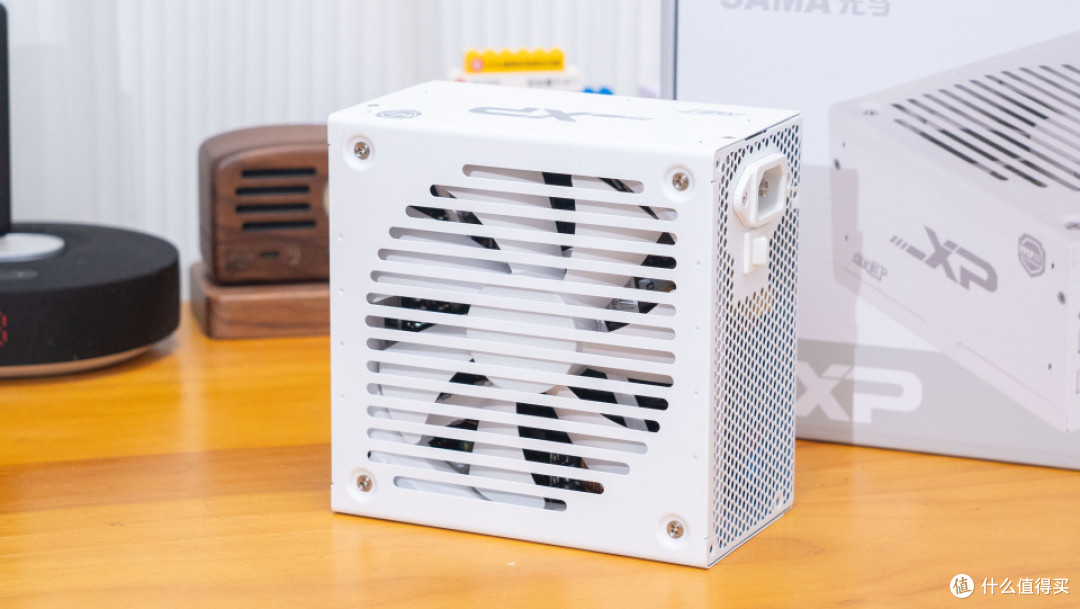 白色海景房:华硕X870 吹雪S+索泰 5070 SOLID+先马巨浪3装机分享