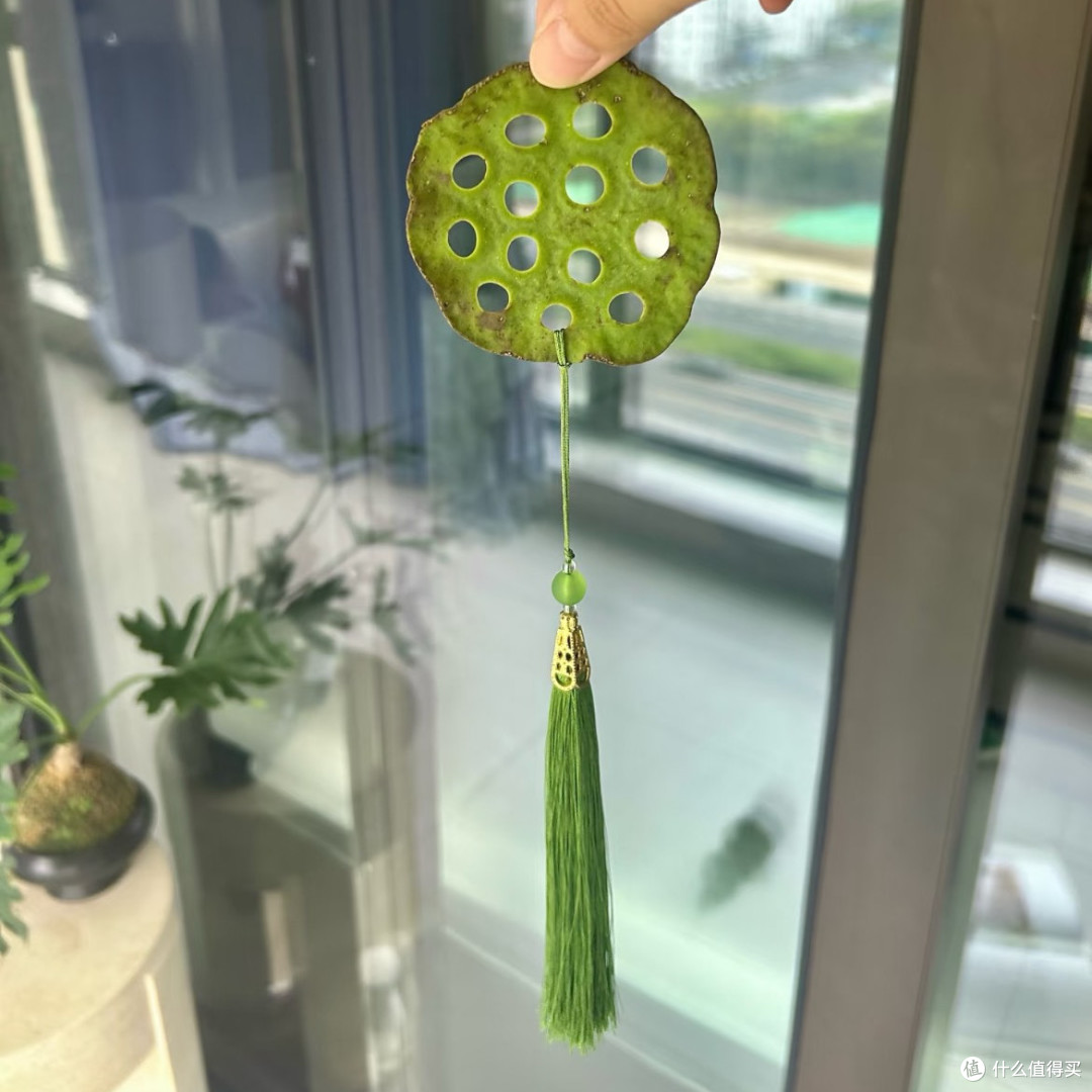 从莲蓬到书签：一段缓慢而专注的手作之旅