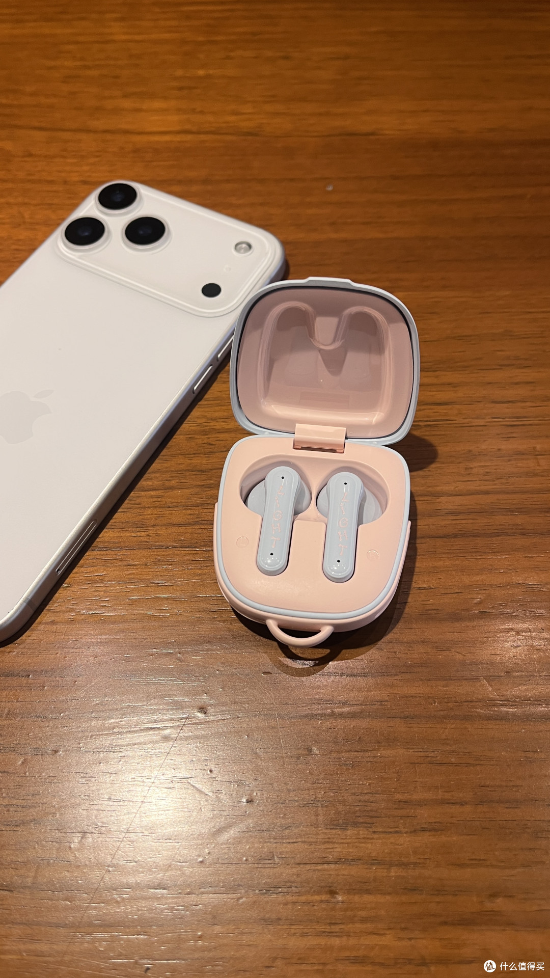 BLINBLIN这次直接把耳机做成行走的小艺术品 GS-T1小书包耳机