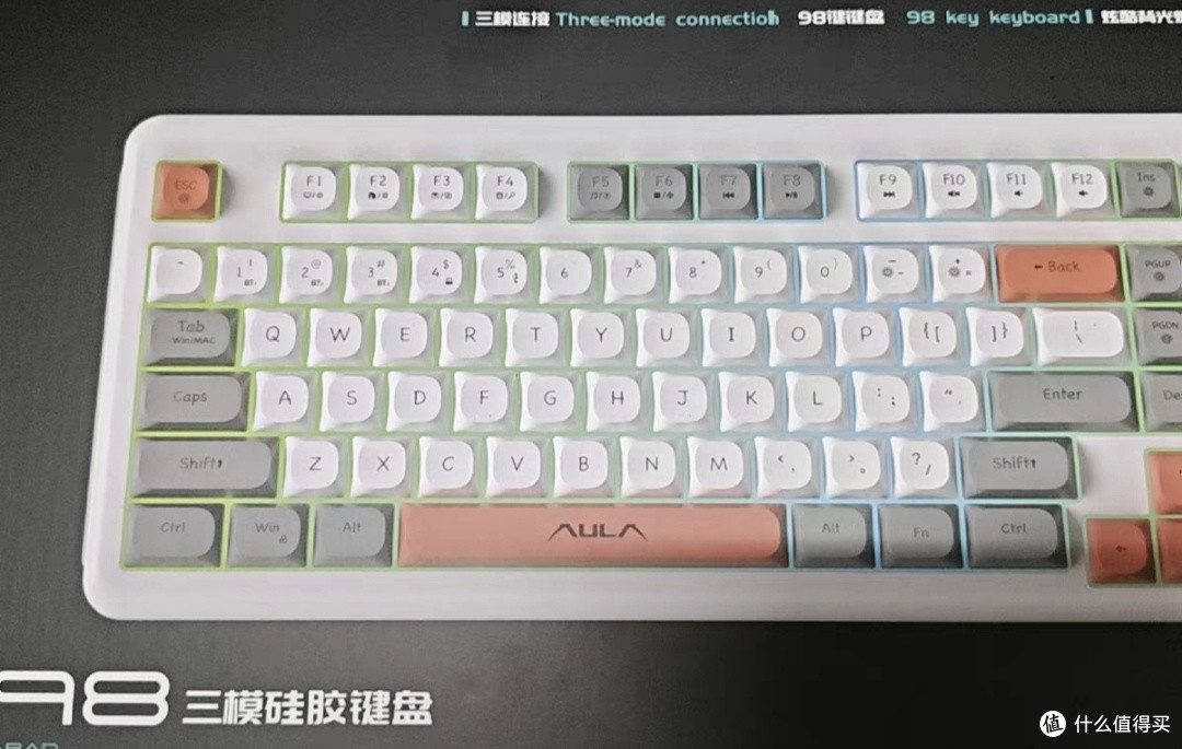 RGB灯效加持,狼蛛F3198提升桌面美学