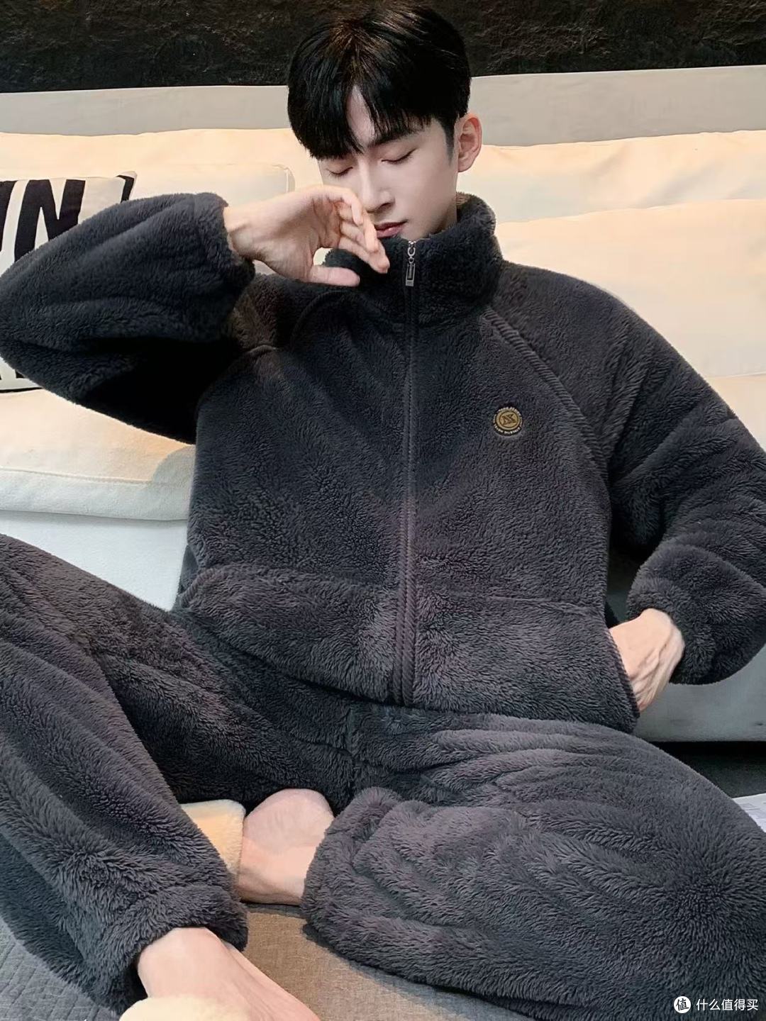 向薇秋冬雪花绒男家居服套装:把温暖与体面穿在身上