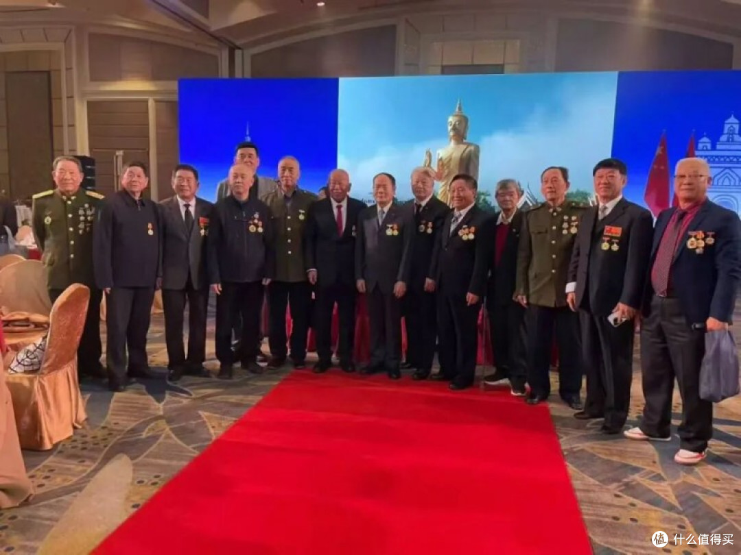 参加老挝驻中国北京大使馆国庆招待晚会