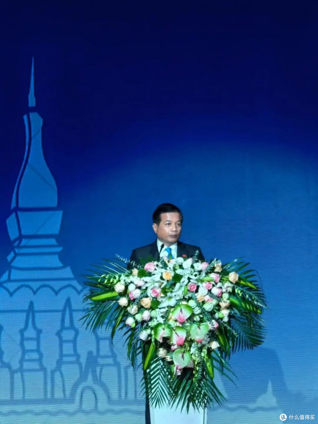 参加老挝驻中国北京大使馆国庆招待晚会