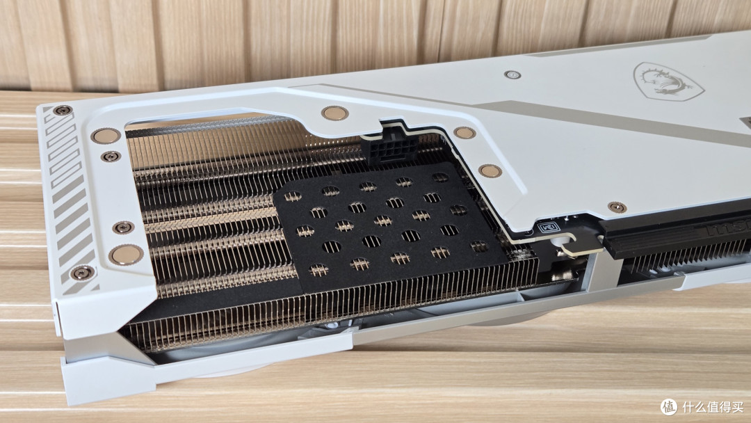 MSI MAG X870E Tomahawk MAX Wifi PZ 评测