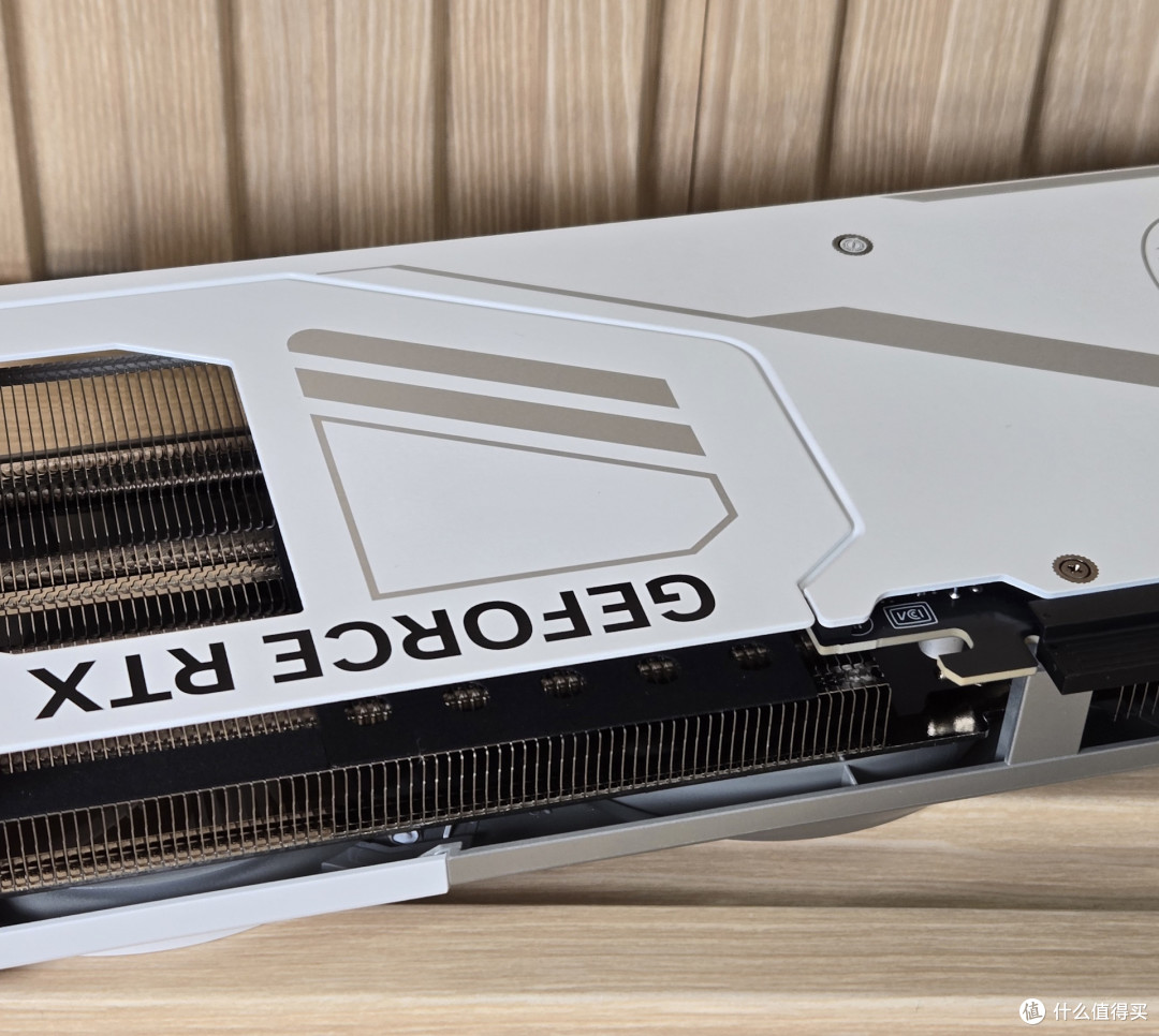 MSI MAG X870E Tomahawk MAX Wifi PZ 评测