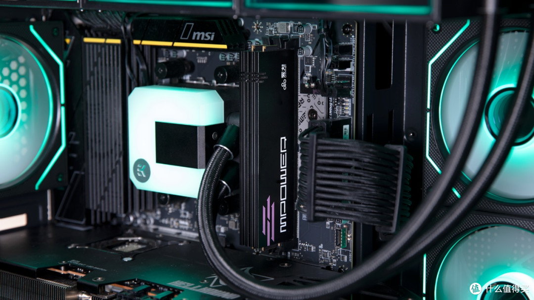 海景房硬核美学:云彣云砺DDR5×微星B850 MPOWER