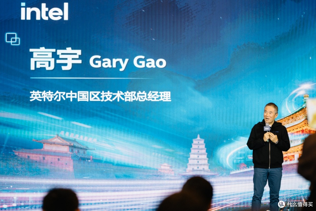 英特尔联合生态伙伴，在玩一种很新的AI NAS