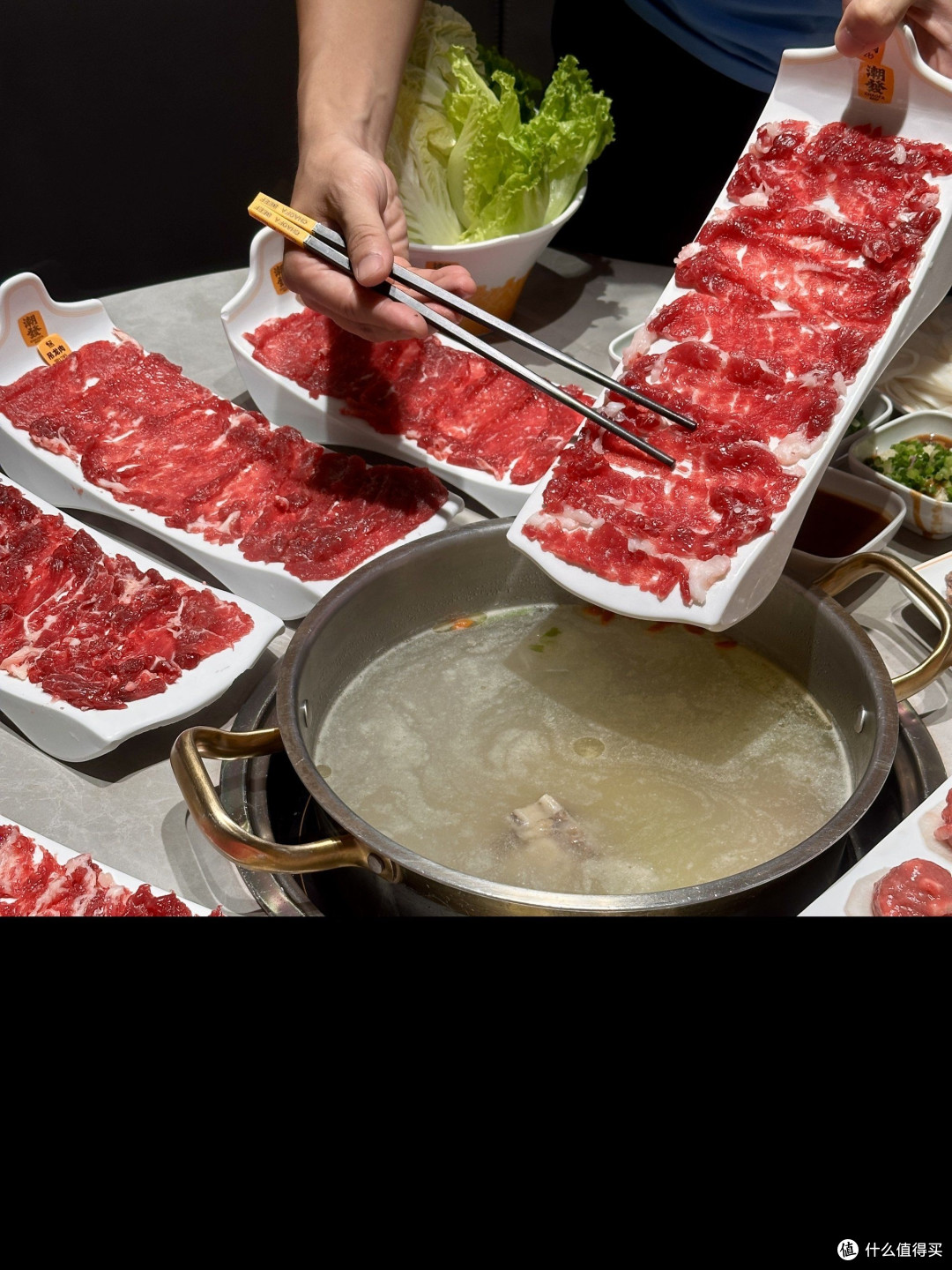 冬日暖身佳选，牛肉火锅开启温暖食光