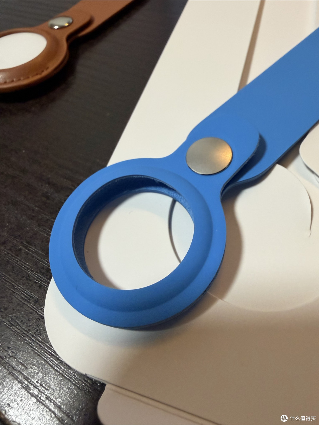 细节决定品质:廉价AirTag吊扣对比