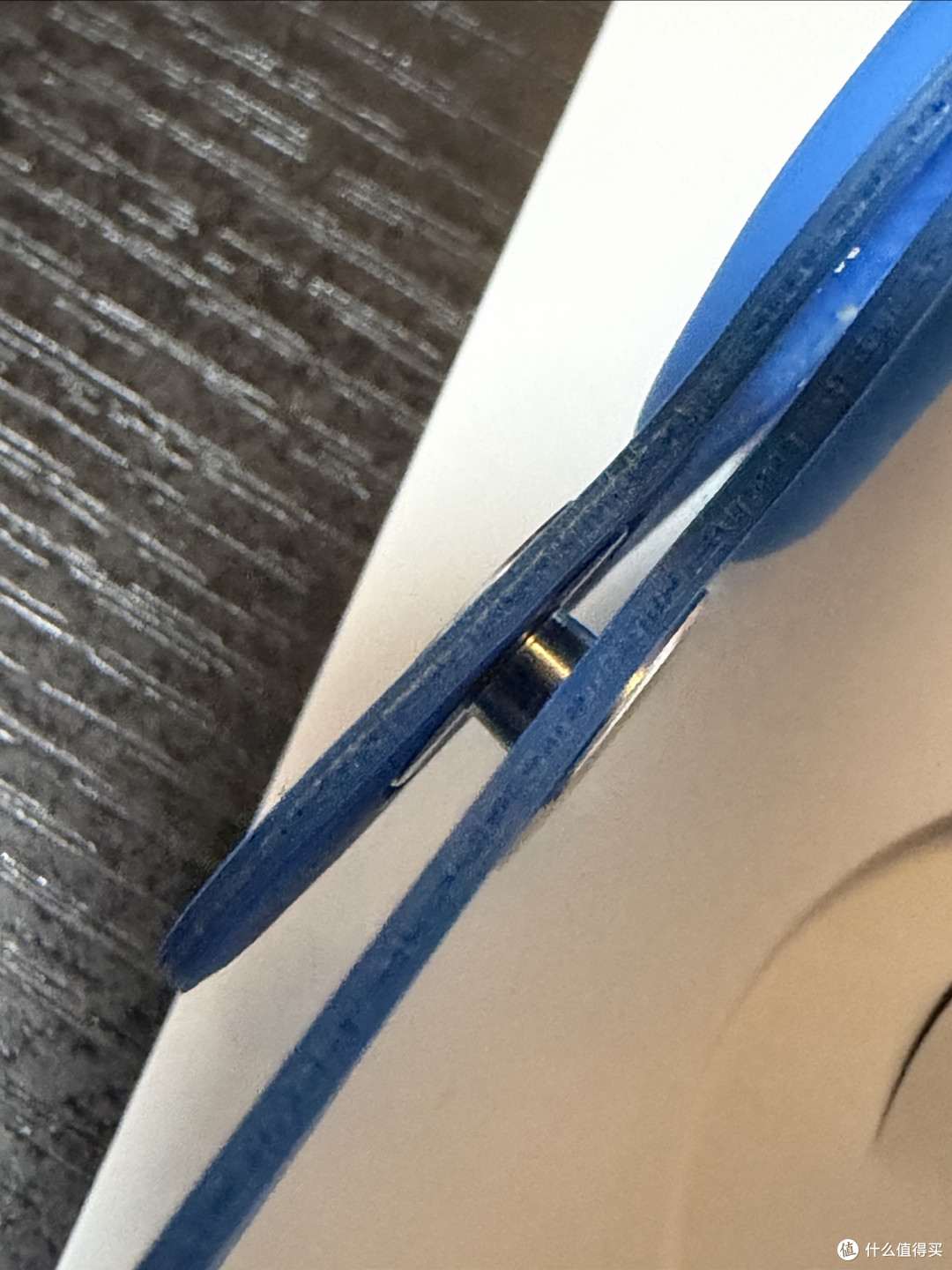 细节决定品质:廉价AirTag吊扣对比