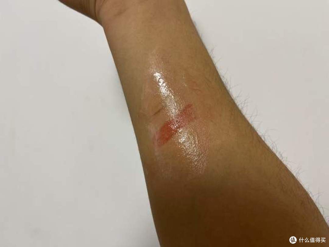 表面清洁无效!赫徕洗面奶测评:只做深层净澈肌底毒素+抗衰老