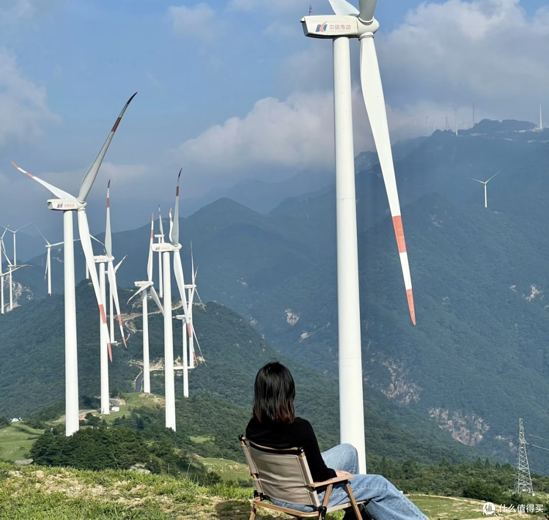 安徽牛草山:近天的美景与风车