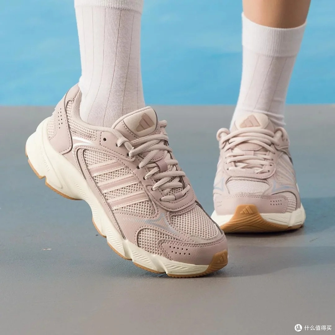 adidas CRAZYCHAOS 2000:复古与实用的平衡