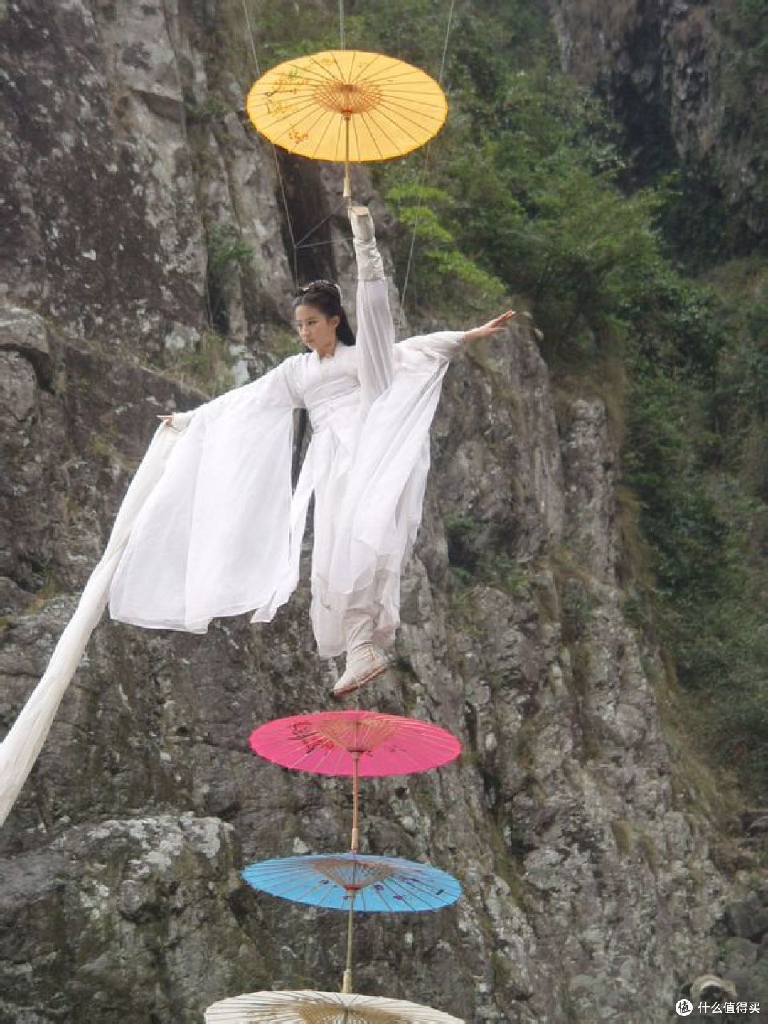 江湖何处无佳人:金庸武侠世界中的影视红颜谱