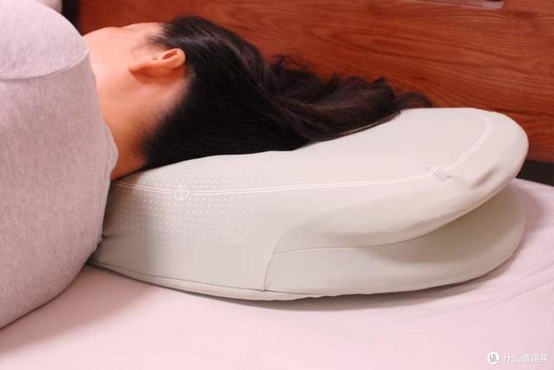 从「僵硬」中开机,添眠荷叶护颈枕,热敷又牵引,躺下就回血!