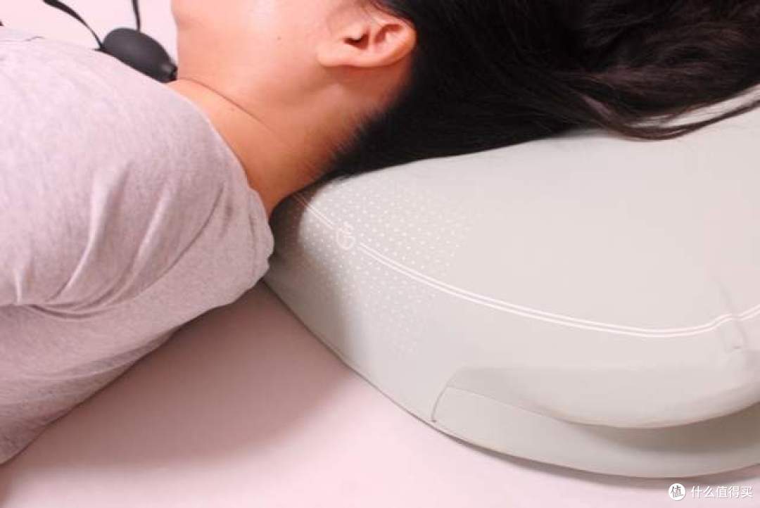 从「僵硬」中开机,添眠荷叶护颈枕,热敷又牵引,躺下就回血!