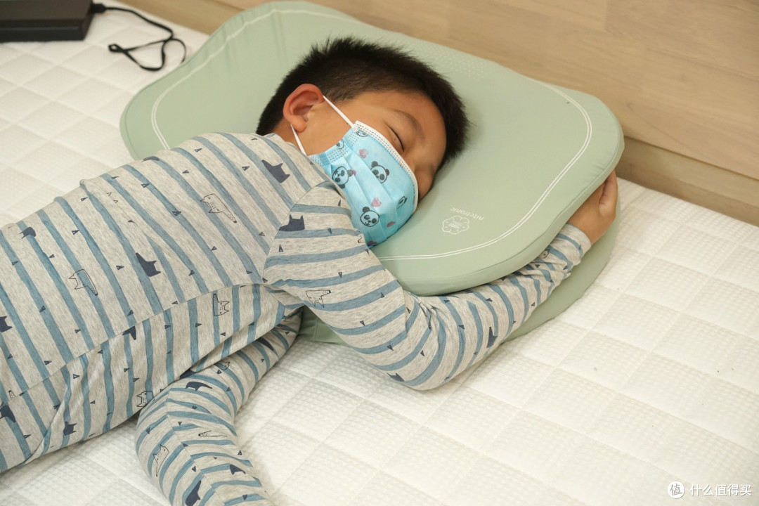 专为颈椎不适设计:有助深度睡眠的添眠荷叶护颈枕的分享