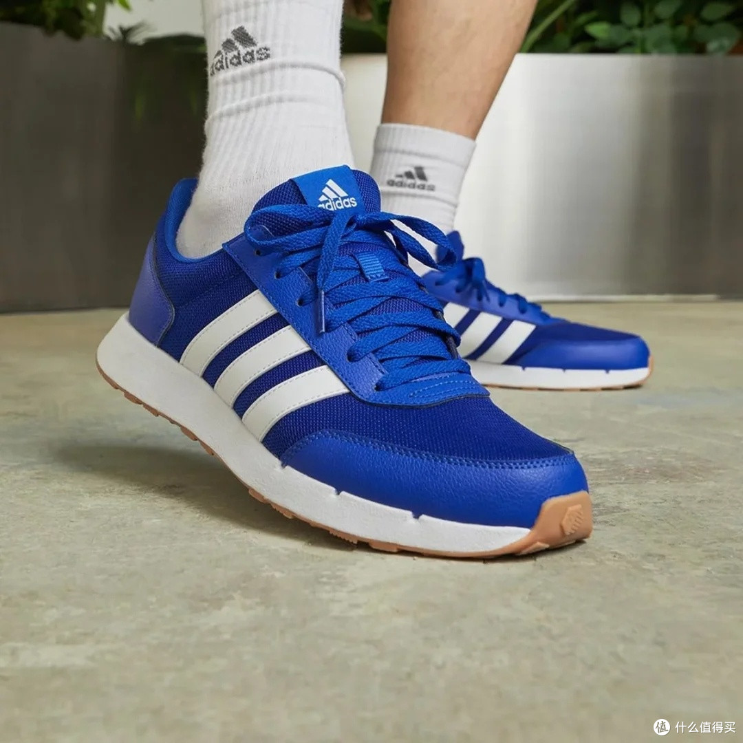 adidas RUN50S:复古美学与现代科技结合