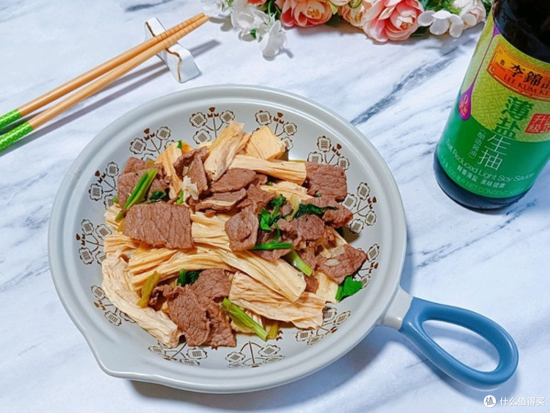 蒜香排骨与腐竹牛肉做法详解