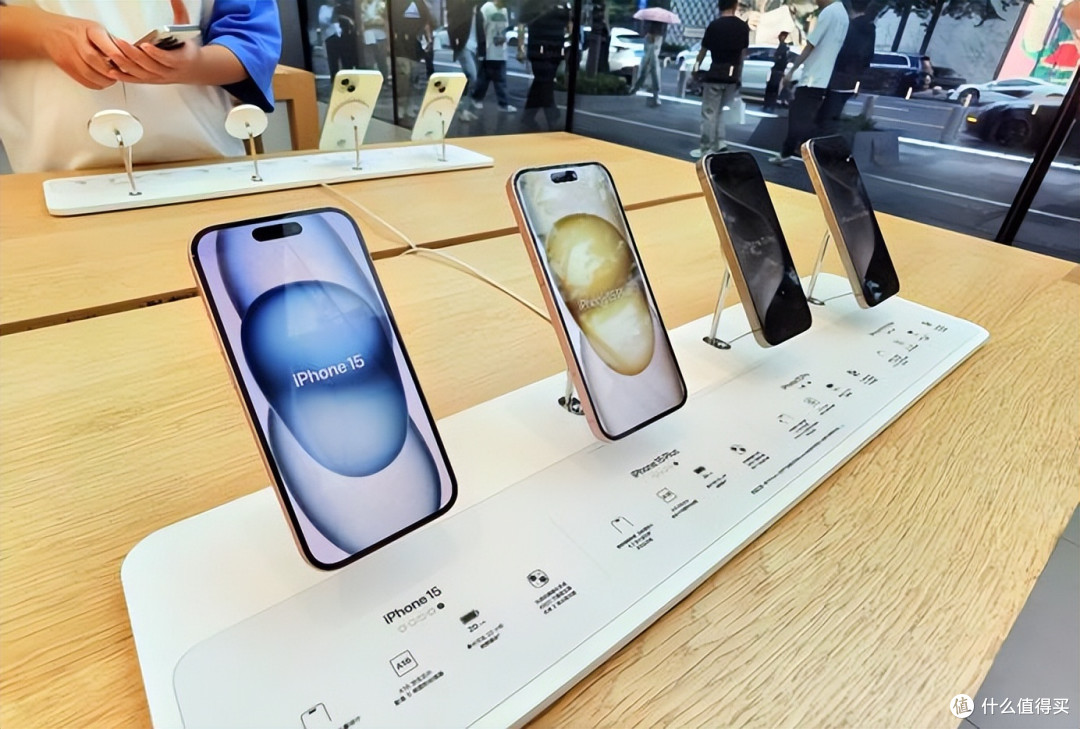 从“安卓党”到“苹果奴”:3419元的iPhone15,彻底“真香”了!