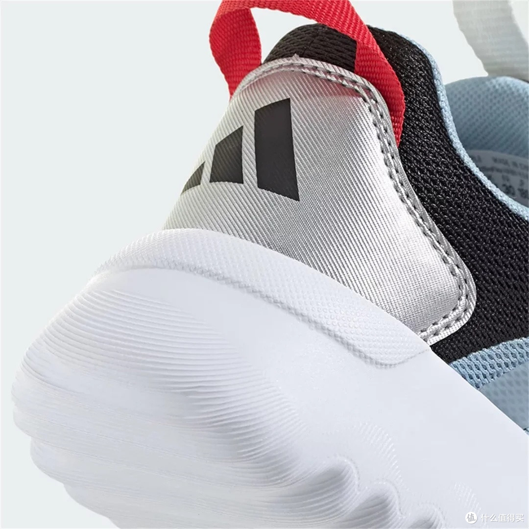 adidas HP3600童鞋:安全护足与舒适透气