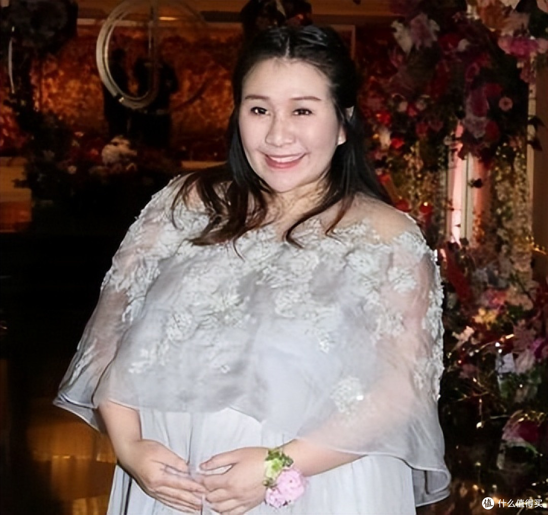 6年后,再看那个21岁就迎娶赌王千金的“哈佛学霸”,如今怎样了