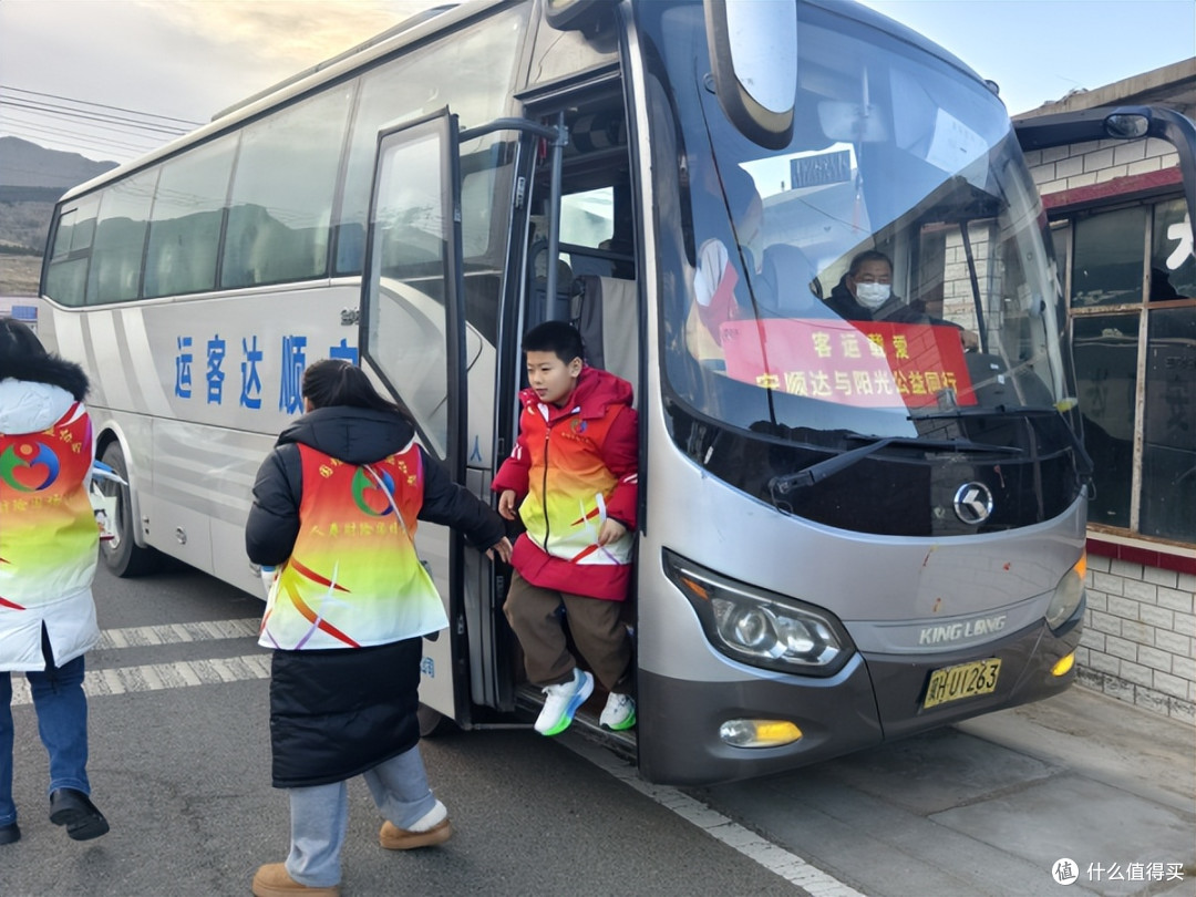 光影暖乡传温情公益同行暖冬阳围场阳光公益协会国际志愿者日活动